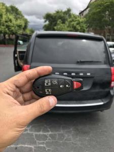 2015 Dodge Caravan key fob (4)